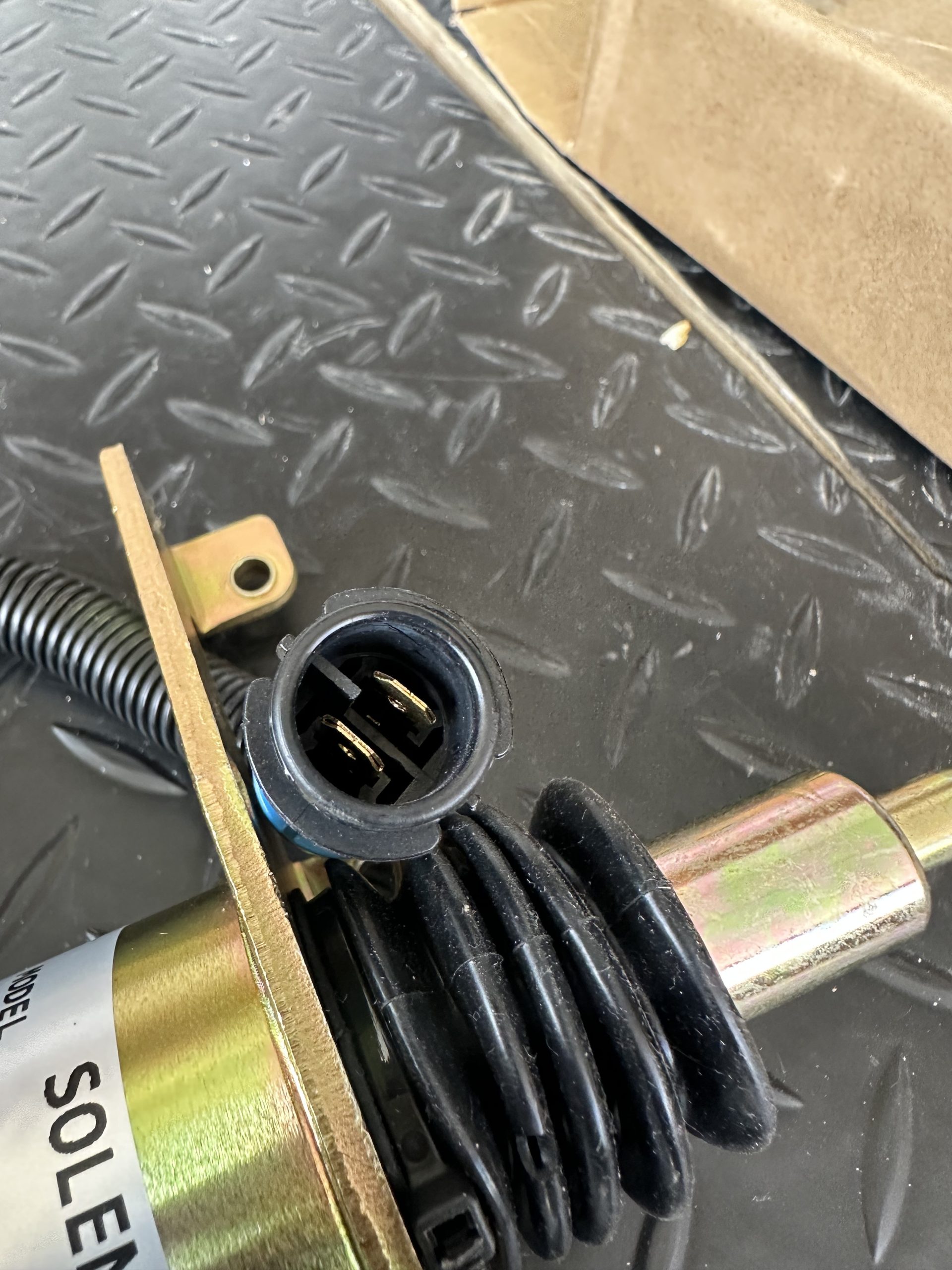 Solenoide de parada de combustible D59-105-01 Voltron - Imagen 3