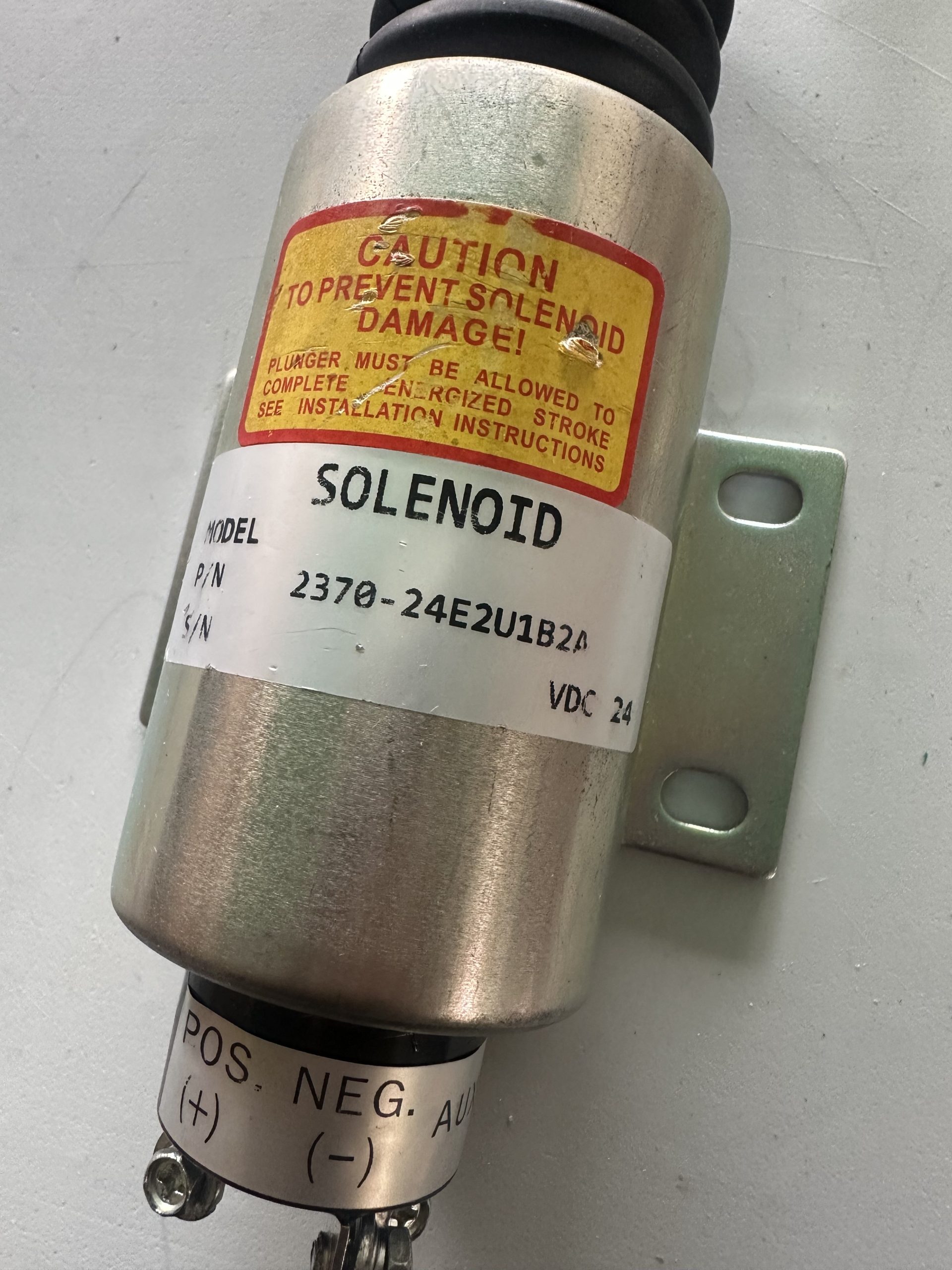 solenoide de parada 24V 2370-24E2U1B2A Voltron - Imagen 2